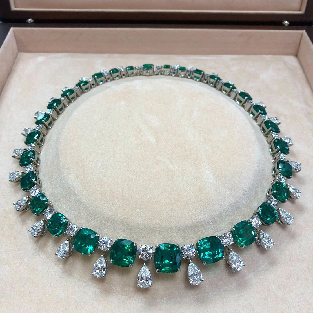 SayaBling Cushion Cut Emerald Necklace SayaBling